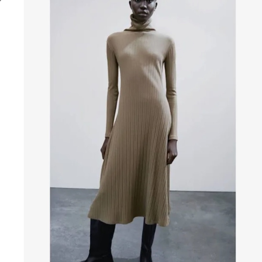 Zara) NWT🏷 Ribbed Dress, super cute and comfy😍